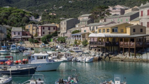 village de peche centuri dans le cap corse